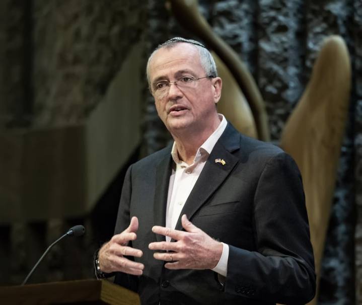 The Whole Thing Sucks: Murphy Slams Trump Crackdown on Criminal Illegal Aliens