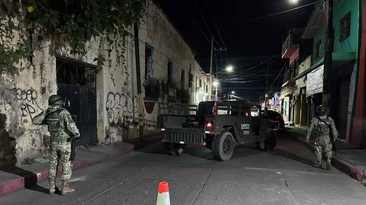 Fiscalía y fuerzas armadas catean cinco domicilios en el centro de Cuautla