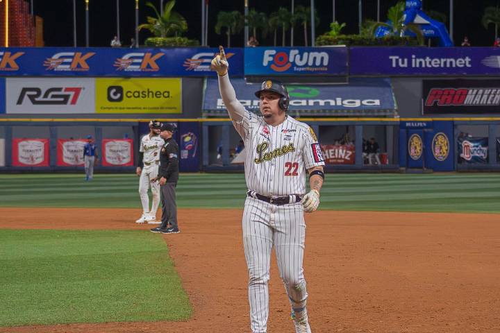 Yonathan Daza se luce con el bate y logra una hazaña que no conseguía desde hace 10 temporadas en la LVBP