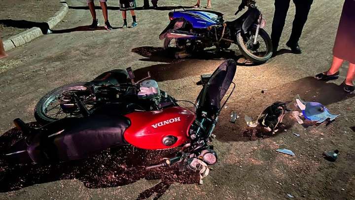 Dos menores sufren graves lesiones tras choque de motos en Añatuya