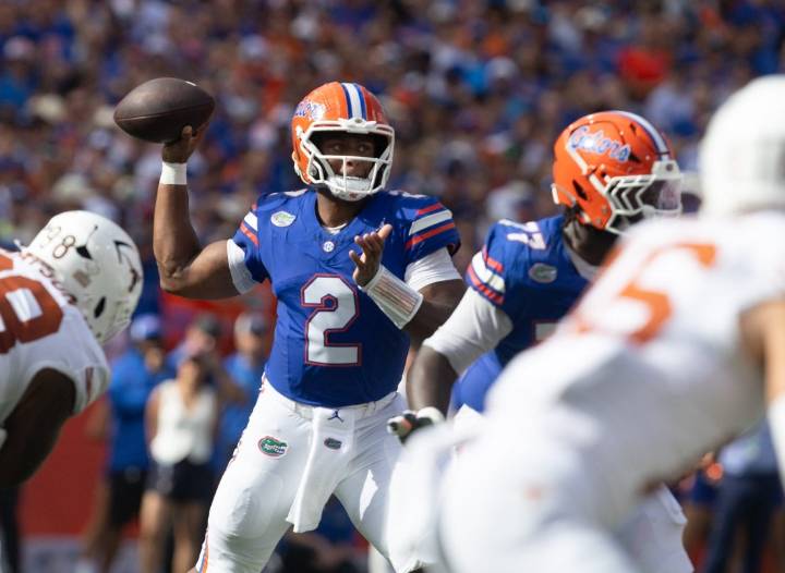 Deadspin | Florida stuns No. 9 Texas, ends three-game losing streak