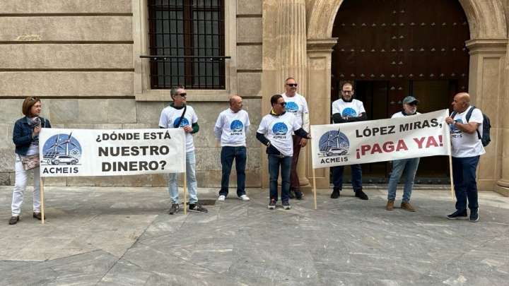 Nuevas protestas en San Esteban por el retraso en el pago de ayudas a plantas solares y vehículos eléctricos