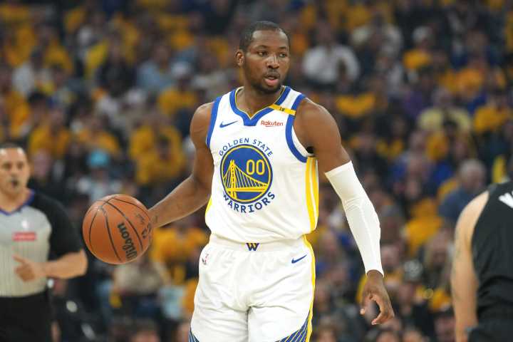 Warriors need young forward to improve his game after signing lucrative extension