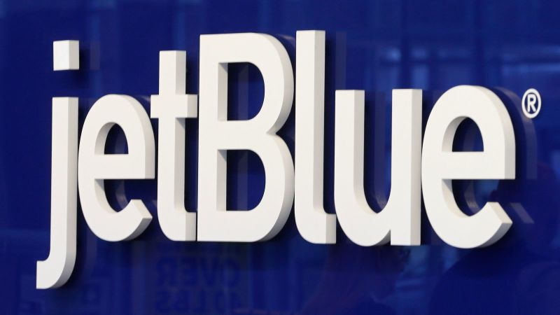Al menos 15 personas hospitalizadas tras aterrizaje de emergencia de un vuelo de JetBlue en Florida, informan autoridades
