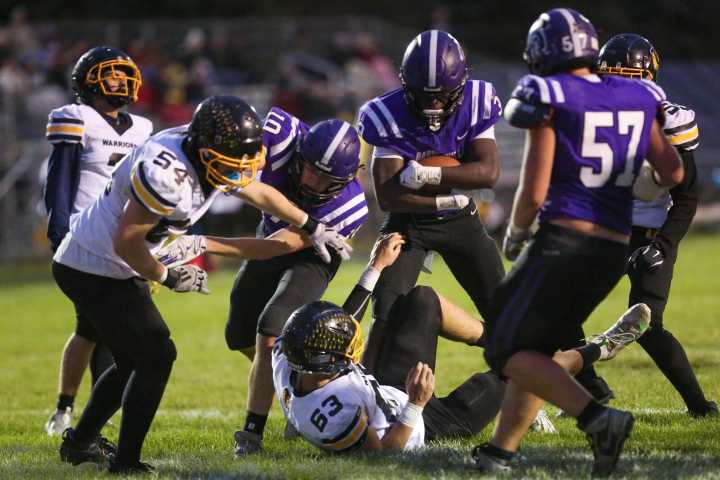 Major Ness tallies 3 TDs, Barnesville works magic over Warroad in regular