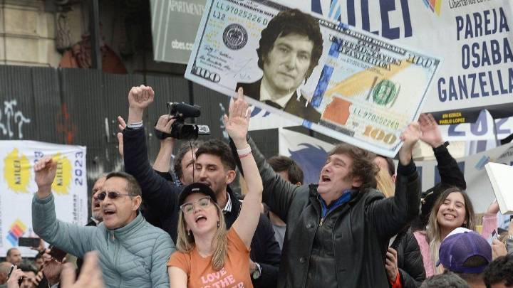 Aseguran que Milei anunciará un "nuevo plan de convertibilidad"