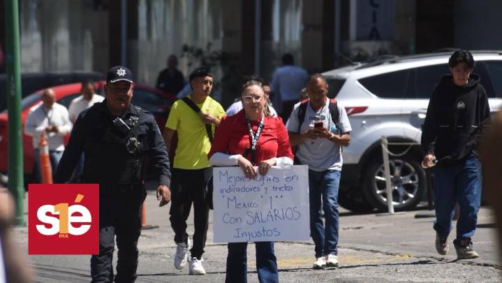 Bloqueos en Metepec y Tlalnepantla por protesta laboral del SAT