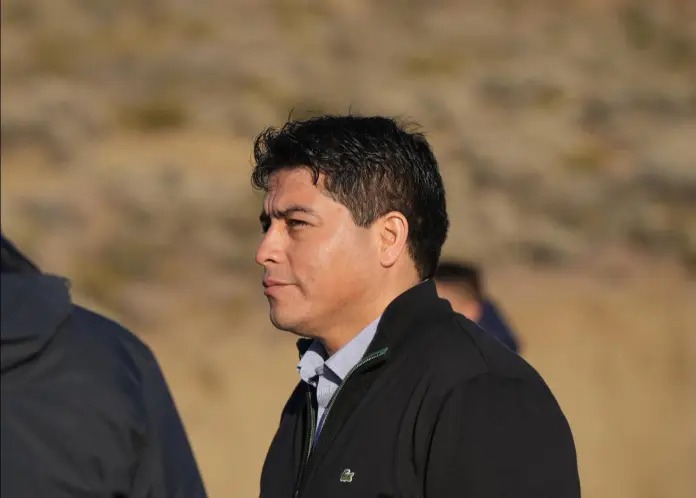 Vidal anunció nuevas plantas de asfalto y alimento balanceado: "La única salida es producir"