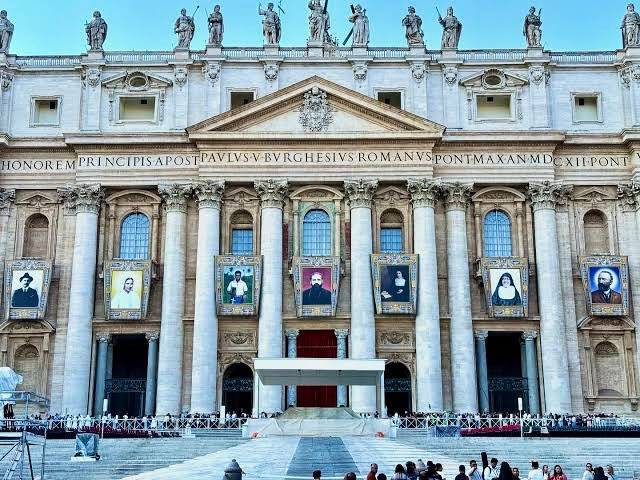 El papa canoniza a José Gregorio Hernández y Carmen Rendiles, primeros santos venezolanos