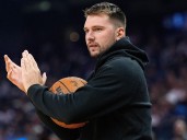 Luka Doncic debutará en la pretemporada con Lakers el martes ante Suns