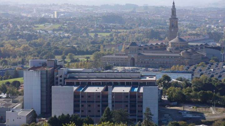 El conflicto entre el Principado y la UTE encargada de hacer la ampliación del Hospital de Cabueñes se reactiva con el inicio (mañana) del juicio
