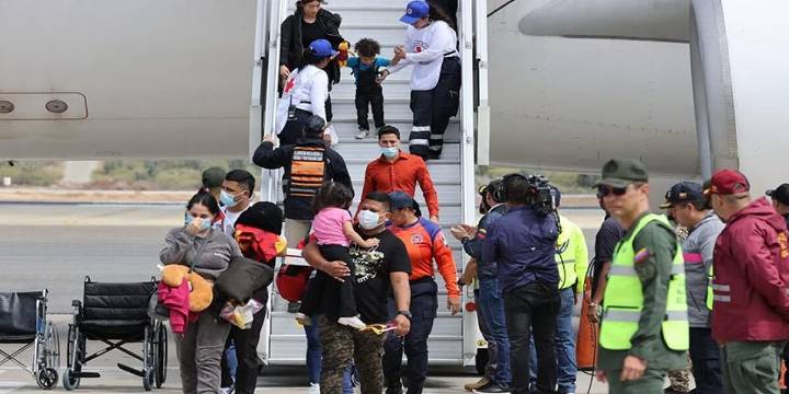 Arribó a Venezuela vuelo con repatriados desde EEUU