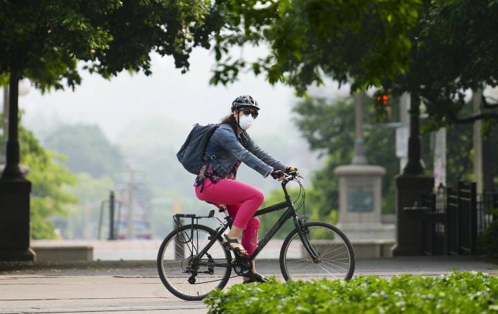 1,400 annual deaths are linked to wildfire smoke in Canada: climate and health report