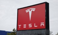 Dos videos de Tesla anticipan el posible lanzamiento de un nuevo vehículo