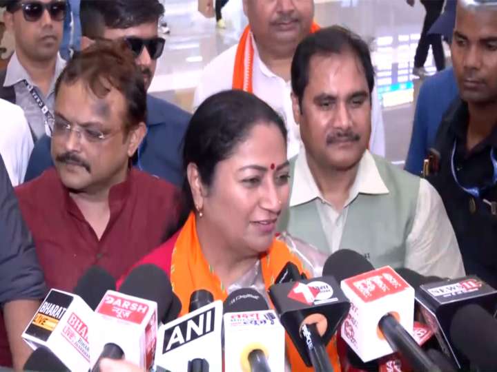 Delhi CM slams Rahul Gandhi's remarks on PM, Chhath Puja