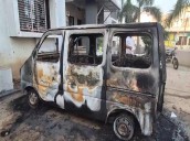 Clash leaves 10 injured, 30 vehicles damaged Photo Source: ANI [ FULL VIEW ]