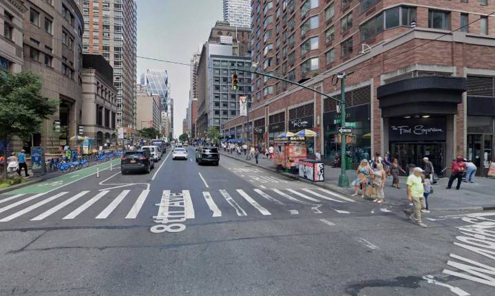 Midtown stabbing: Man wounded in back in apparently random attack