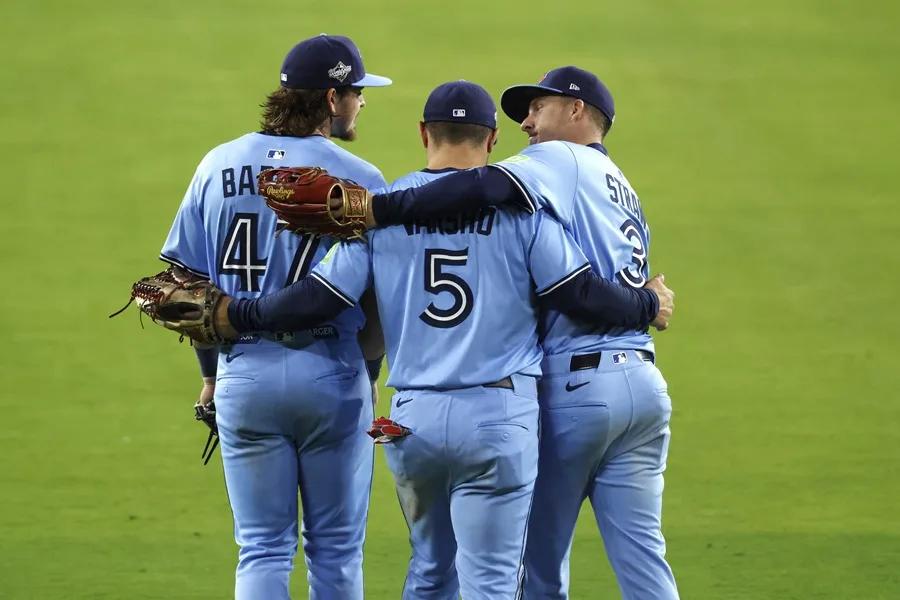 Azulejos de Toronto quedan a una victoria de conquistar la Serie Mundial