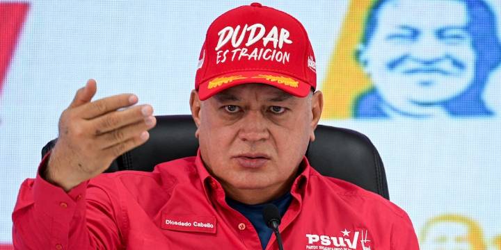 Diosdado Cabello se sumó a las acusaciones contra Leopoldo López de promover una invasión y puso en duda su nacionalidad