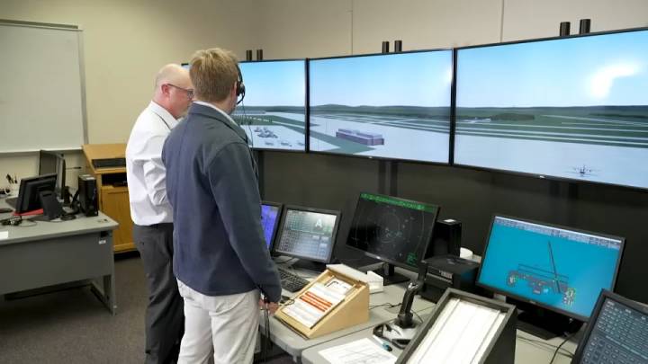 Nashua Community College air traffic control program