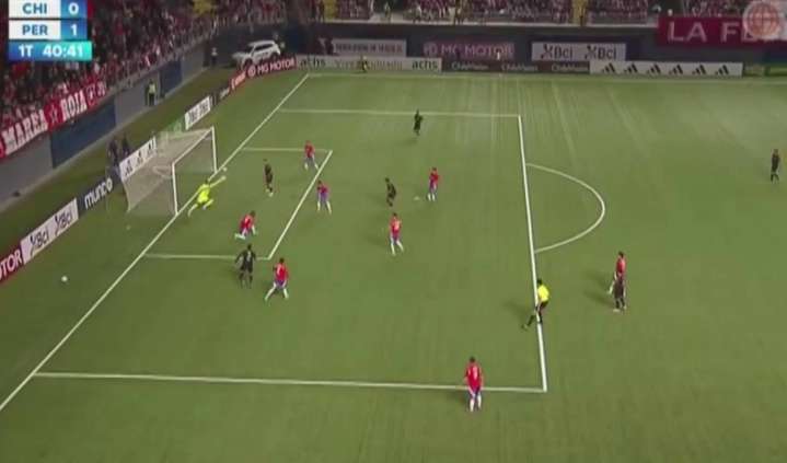 César Inga anotó sensacional gol en el debut de Manuel Barreto como DT de Perú ante Chile