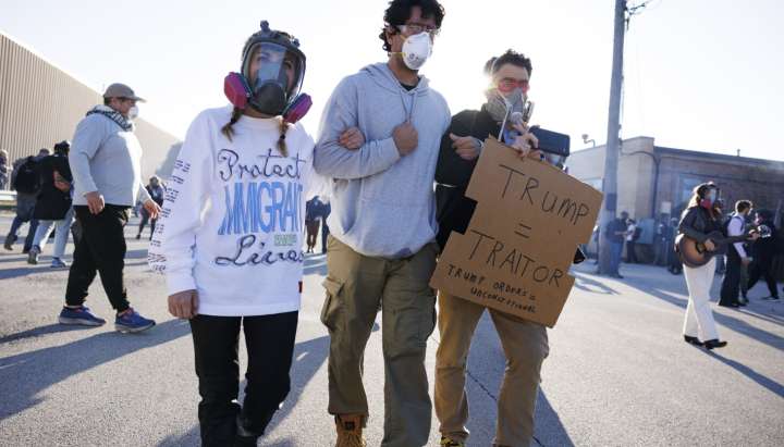 130 Illinois officials 'stand with' 6 charged by feds for Broadview protest: 'We cannot accept it as normal'