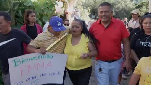 Vendedora ambulante regresa con su familia 4 meses tras ser detenida en una redada migratoria frente a Home Depot en Hollywood