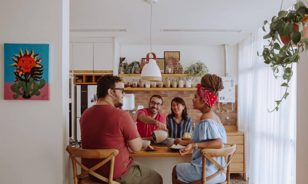 Más de 70% de los latinos en EEUU ve en alquileres a corto plazo la vía para crear riqueza