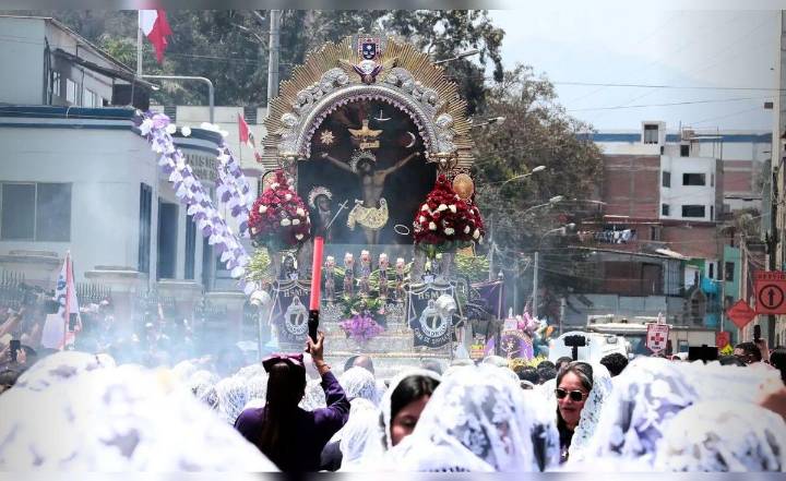 Última procesión del Señor de los Milagros en Lima 2025: calles cerradas y rutas alternas por el sexto recorrido del Cristo Moreno