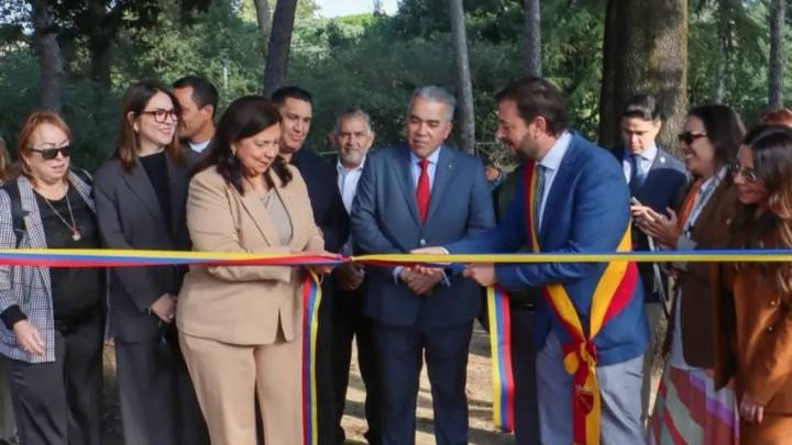 Asamblea Nacional asiste a reinauguración del parque "Simón Bolívar" en el Montesacro, Roma