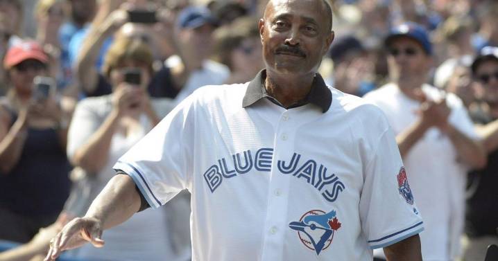 Jays look to past World Series glory with Gaston, Carter, set to throw first pitches