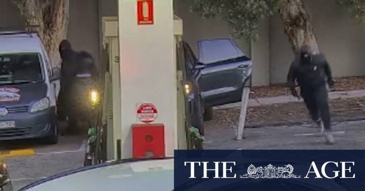 Police seeking Sydney rapper over a deadly service station shooting
