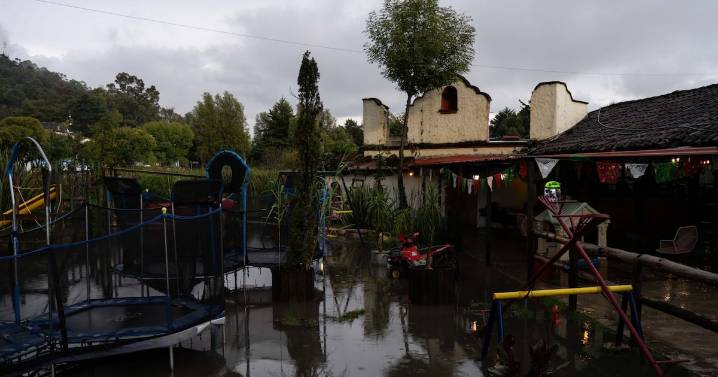 Lluvias en México dejan 22 muertos: Hay miles de afectados por inundaciones, deslaves y otros daños