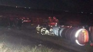 Se accidenta pipa que transportaba combustible en autopista Mazatlán