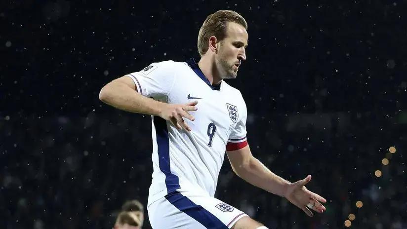 De la mano de Harry: con doblete de Kane, Inglaterra goleó a Letonia y clasificó al Mundial 2026 (VIDEO)