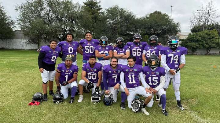 Cuervos estuvieron en ardua batalla