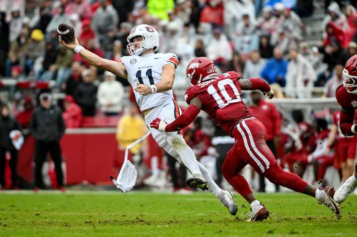 What’s Jackson Arnold’s status as Auburn’s starting quarterback? Hugh Freeze explains