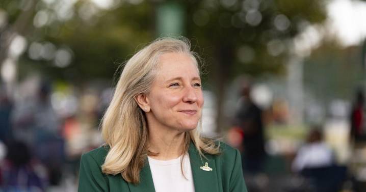 Spanberger leads Earle-Sears by 10 points in new survey