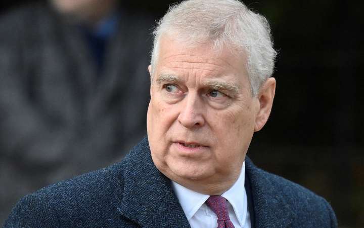 Príncipe Andrés de Inglaterra renuncia a todos sus títulos reales
