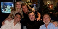 Así fue el divertido cumpleaños de Martín Bossi: del reclamo de Guillermo Francella al curioso detalle de los regalos