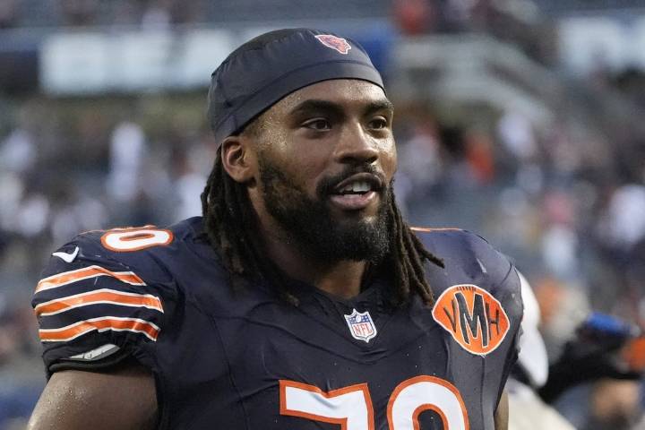 Deadspin | Bears place DB Kyler Gordon, OL Braxton Jones on IR