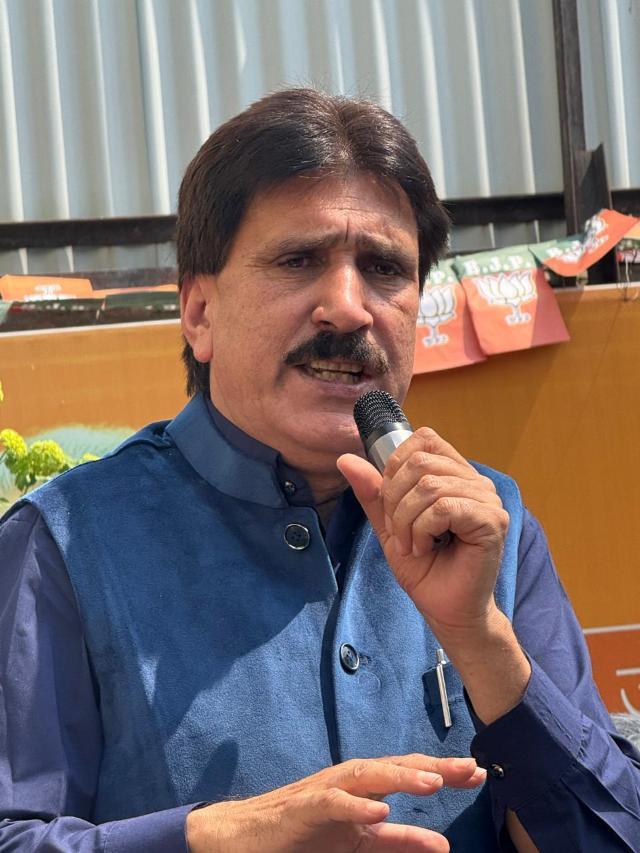 NC–PDP Fixed Match Exposed in Assembly, They Are ‘Bhai Bhai’: Altaf Thakur