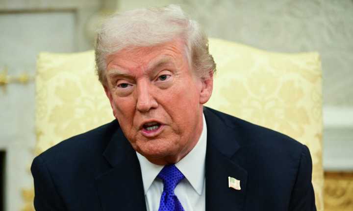 Trump Slaps Sanctions on Russian Oil
