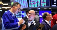 Wall Street sube pese a cierre del gobierno y débiles datos de empleo