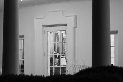 Trump anuncia arancel del 100% a productos chinos