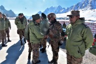 Army Chief visits forward posts in U’khand, reviews troop readiness
