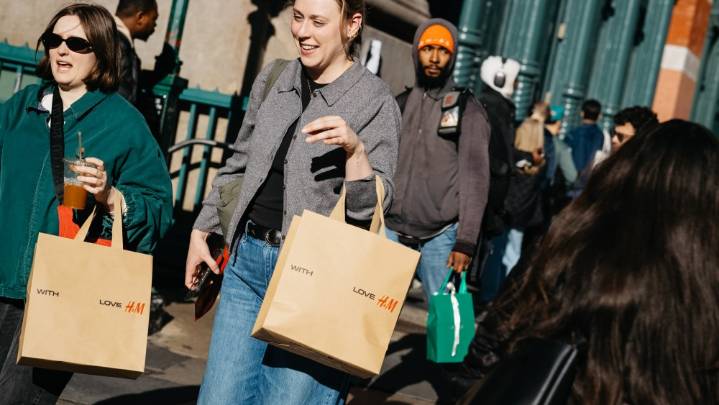 For Holiday Sales, Industry Adopts More Conservative and Cautious View