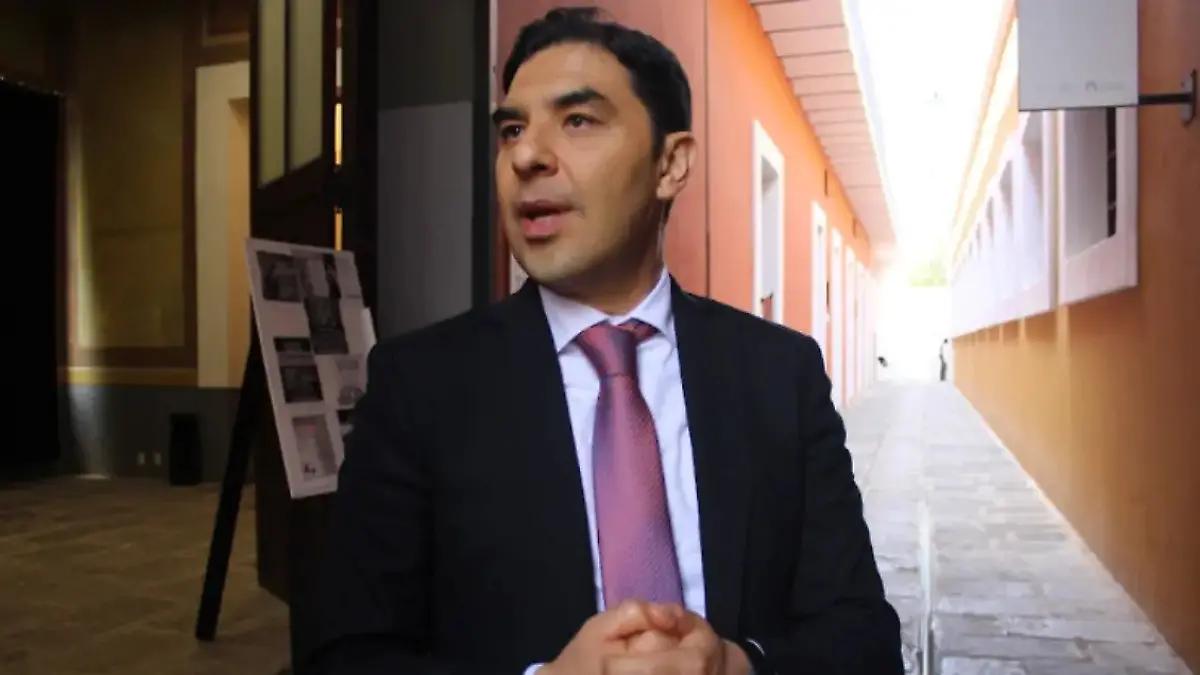 Renuncia Roberto Moreno como secretario de presidencia de la Corte