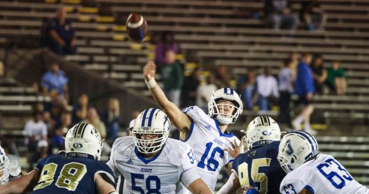 Karr-St. Aug, Holy Cross-Jesuit among top New Orleans area prep football games for Week 5