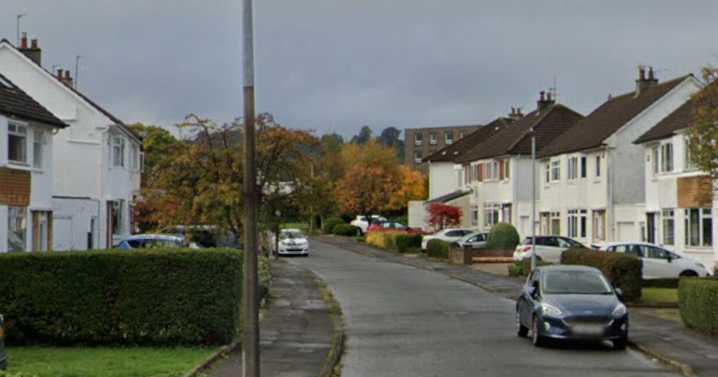 Masked Edinburgh duo break into home and 'demand car keys from resident'